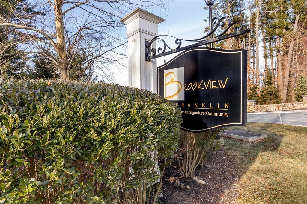 25 Brookview Road, Franklin, Massachusetts, 3 Bedrooms Bedrooms, 6 Rooms Rooms,3.5 BathroomsBathrooms,Residential,For Sale,Brookview Road,73465166