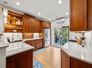 823 East Third Street, Boston, Massachusetts, 3 Bedrooms Bedrooms, 8 Rooms Rooms,3 BathroomsBathrooms,Residential,For Sale,East Third Street,73519556