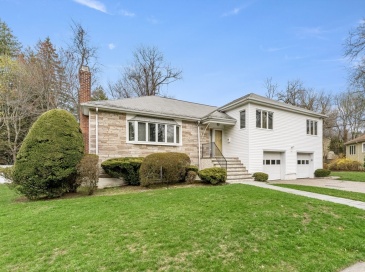 84 Cynthia Road, Newton, Massachusetts, 4 Bedrooms Bedrooms, 8 Rooms Rooms,3 BathroomsBathrooms,Residential,For Sale,Cynthia Road,73509817