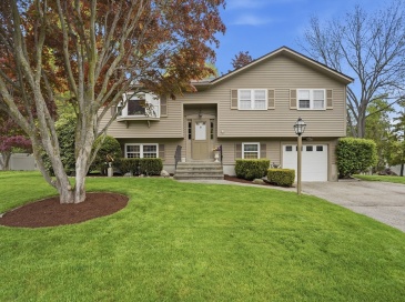 12 Linden Street, Woburn, Massachusetts, 4 Bedrooms Bedrooms, 8 Rooms Rooms,1.5 BathroomsBathrooms,Residential,For Sale,Linden Street,73520121