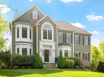 6 Cabot Court, Amesbury, Massachusetts, 4 Bedrooms Bedrooms, 9 Rooms Rooms,3 BathroomsBathrooms,Residential,For Sale,Cabot Court,73515532