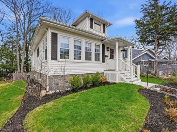 9 Crown Street, Milton, Massachusetts, 3 Bedrooms Bedrooms, 6 Rooms Rooms,1 BathroomBathrooms,Residential,For Sale,Crown Street,73513725
