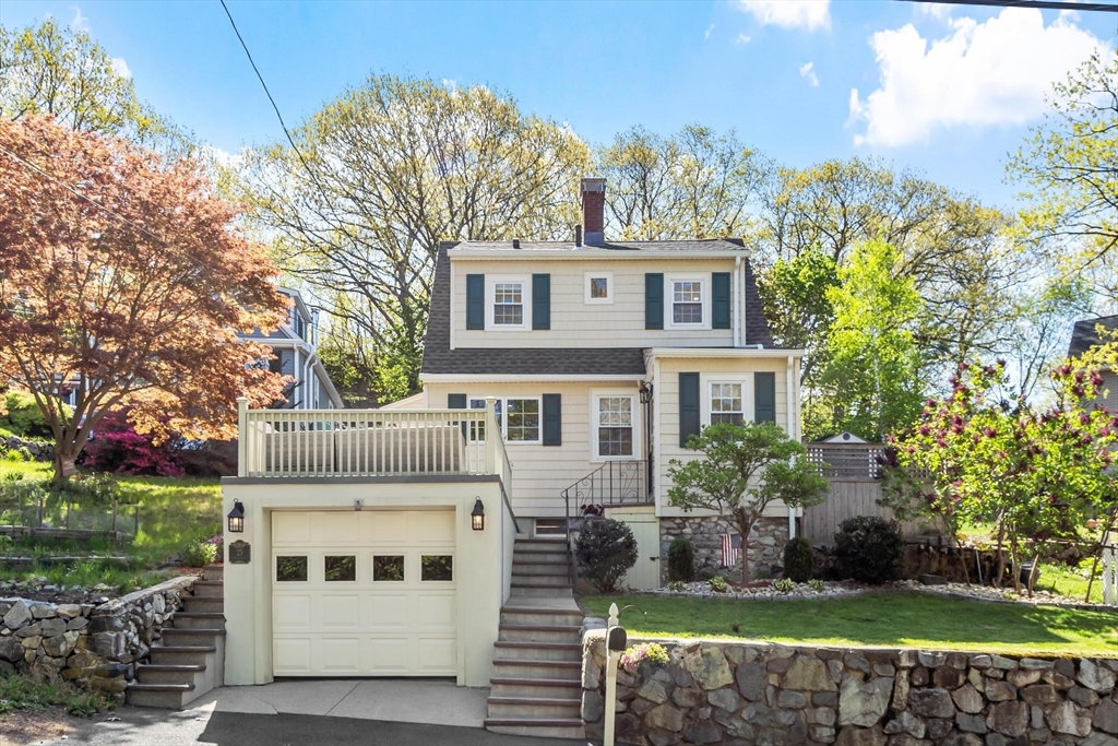 25 Naples Road, Melrose, Massachusetts, 3 Bedrooms Bedrooms, 5 Rooms Rooms,1 BathroomBathrooms,Residential,For Sale,Naples Road,73517666
