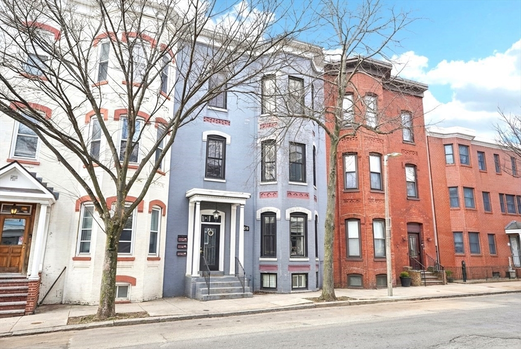 159 W 3rd St, Boston, Massachusetts, 2 Bedrooms Bedrooms, 4 Rooms Rooms,2 BathroomsBathrooms,Residential,For Sale,W 3rd St,73497861