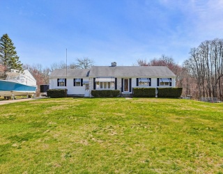 10 Brayton Rd, Tiverton, Rhode Island, 3 Bedrooms Bedrooms, 6 Rooms Rooms,3 BathroomsBathrooms,Residential,For Sale,Brayton Rd,73505524