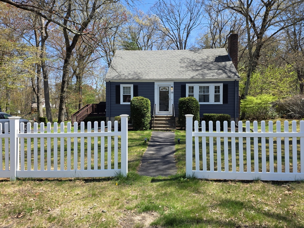 10 Marion St, Wilmington, Massachusetts, 3 Bedrooms Bedrooms, 7 Rooms Rooms,2 BathroomsBathrooms,Residential,For Sale,Marion St,73514327