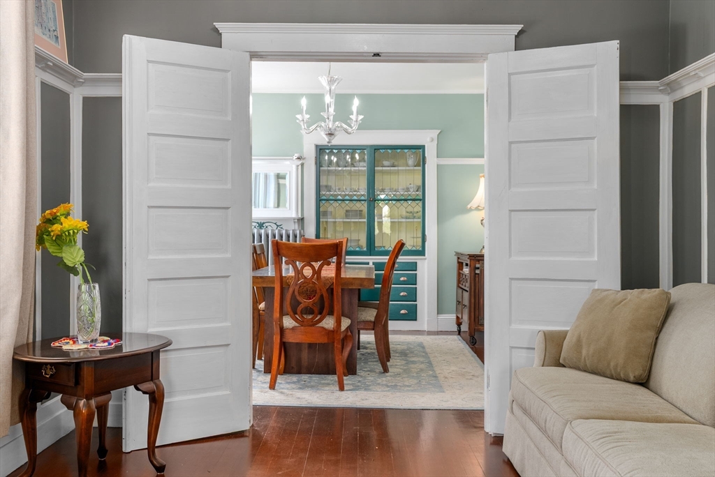 2 Pleasant St, Boston, Massachusetts, 2 Bedrooms Bedrooms, 6 Rooms Rooms,1 BathroomBathrooms,Residential,For Sale,Pleasant St,73538337