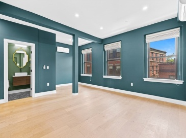 166 Salem St, Boston, Massachusetts, 2 Bedrooms Bedrooms, 5 Rooms Rooms,1 BathroomBathrooms,Residential,For Sale,Salem St,73538342