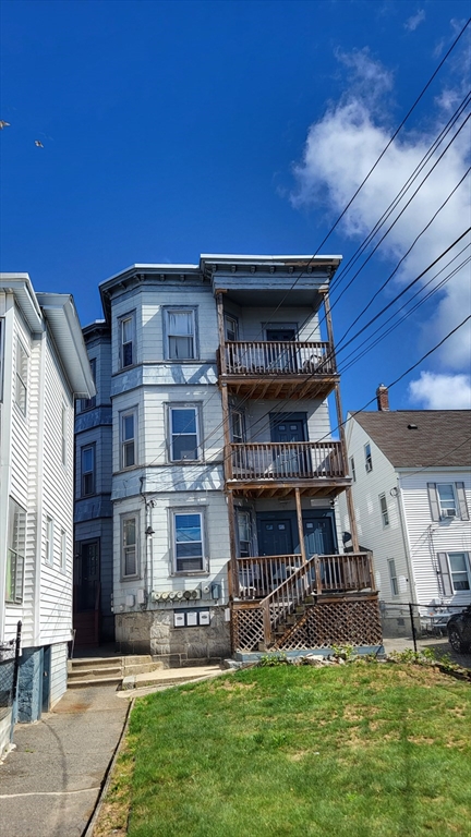 167 Cross Street, Lowell, Massachusetts, 3 Bedrooms Bedrooms, 6 Rooms Rooms,1 BathroomBathrooms,Residential Lease,For Rent,Cross Street,73538348