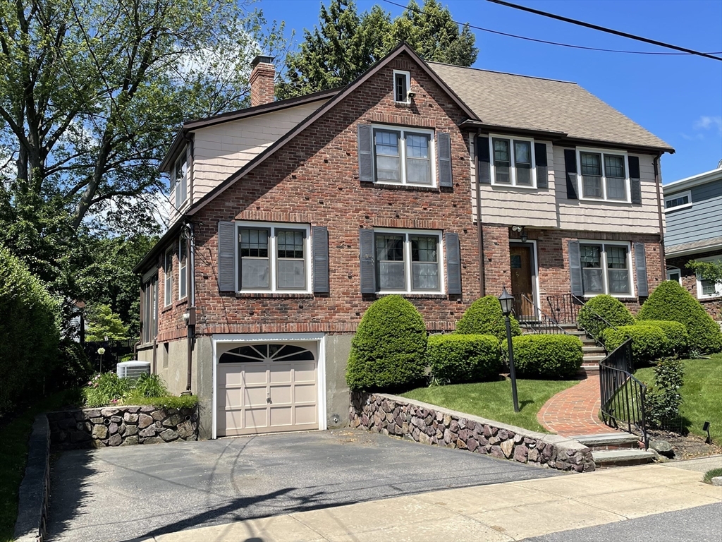 23 Richardson Rd, Belmont, Massachusetts, 4 Bedrooms Bedrooms, 11 Rooms Rooms,2.5 BathroomsBathrooms,Residential Lease,For Rent,Richardson Rd,73538375