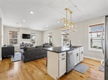 14 Williams Street, Chelsea, Massachusetts, 3 Bedrooms Bedrooms, 7 Rooms Rooms,2 BathroomsBathrooms,Residential Lease,For Rent,Williams Street,73538374