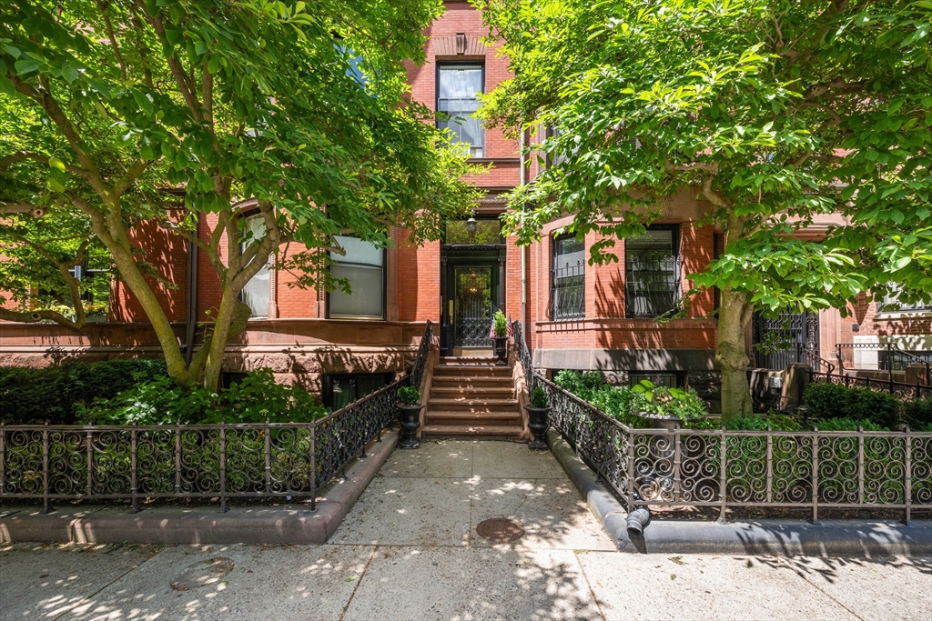 207 Commonwealth Ave, Boston, Massachusetts, 1 Bedroom Bedrooms, 3 Rooms Rooms,1 BathroomBathrooms,Residential,For Sale,Commonwealth Ave,73538376