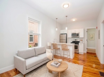 205 Marion St., Boston, Massachusetts, 3 Bedrooms Bedrooms, 6 Rooms Rooms,2 BathroomsBathrooms,Residential Lease,For Rent,Marion St.,73538385