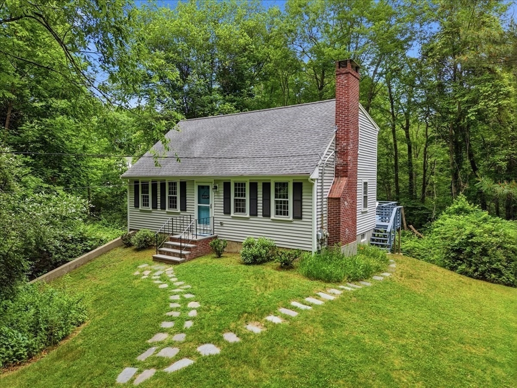 200 Cushing St, Hingham, Massachusetts, 3 Bedrooms Bedrooms, 6 Rooms Rooms,2 BathroomsBathrooms,Residential,For Sale,Cushing St,73538429