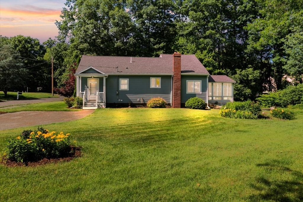 19 Mcdonald Rd, Wilmington, Massachusetts, 2 Bedrooms Bedrooms, 5 Rooms Rooms,1 BathroomBathrooms,Residential,For Sale,Mcdonald Rd,73538416