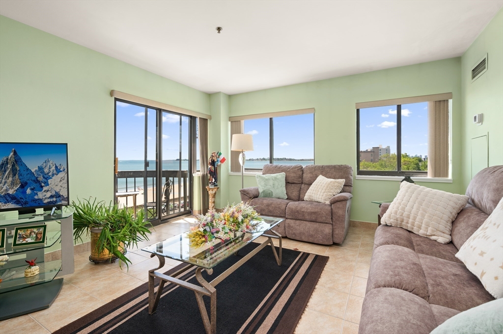 474 Revere Beach Blvd, Revere, Massachusetts, 2 Bedrooms Bedrooms, 2 Rooms Rooms,2 BathroomsBathrooms,Residential,For Sale,Revere Beach Blvd,73538440