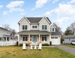 40 Foley Beach Rd, Hingham, Massachusetts, 4 Bedrooms Bedrooms, 7 Rooms Rooms,3.5 BathroomsBathrooms,Residential Lease,For Rent,Foley Beach Rd,73538452