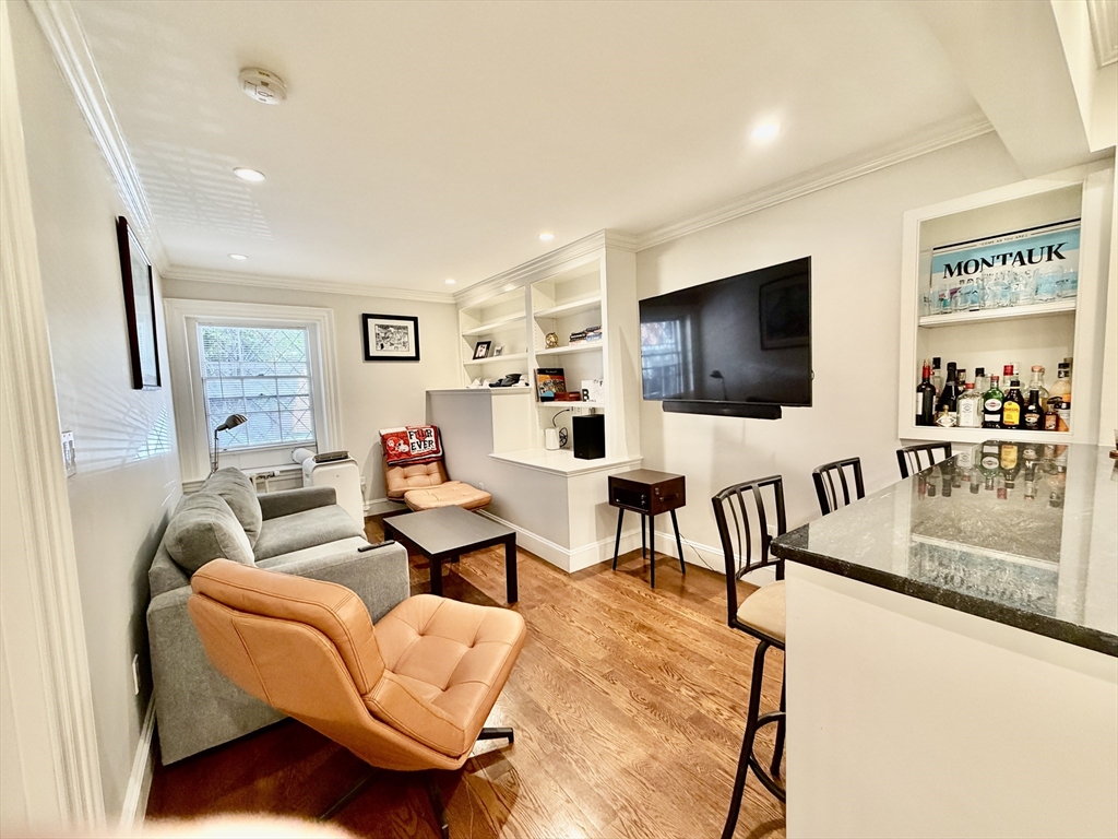 20 Lime Street, Boston, Massachusetts, 1 Bedroom Bedrooms, 3 Rooms Rooms,1 BathroomBathrooms,Residential Lease,For Rent,Lime Street,73538349