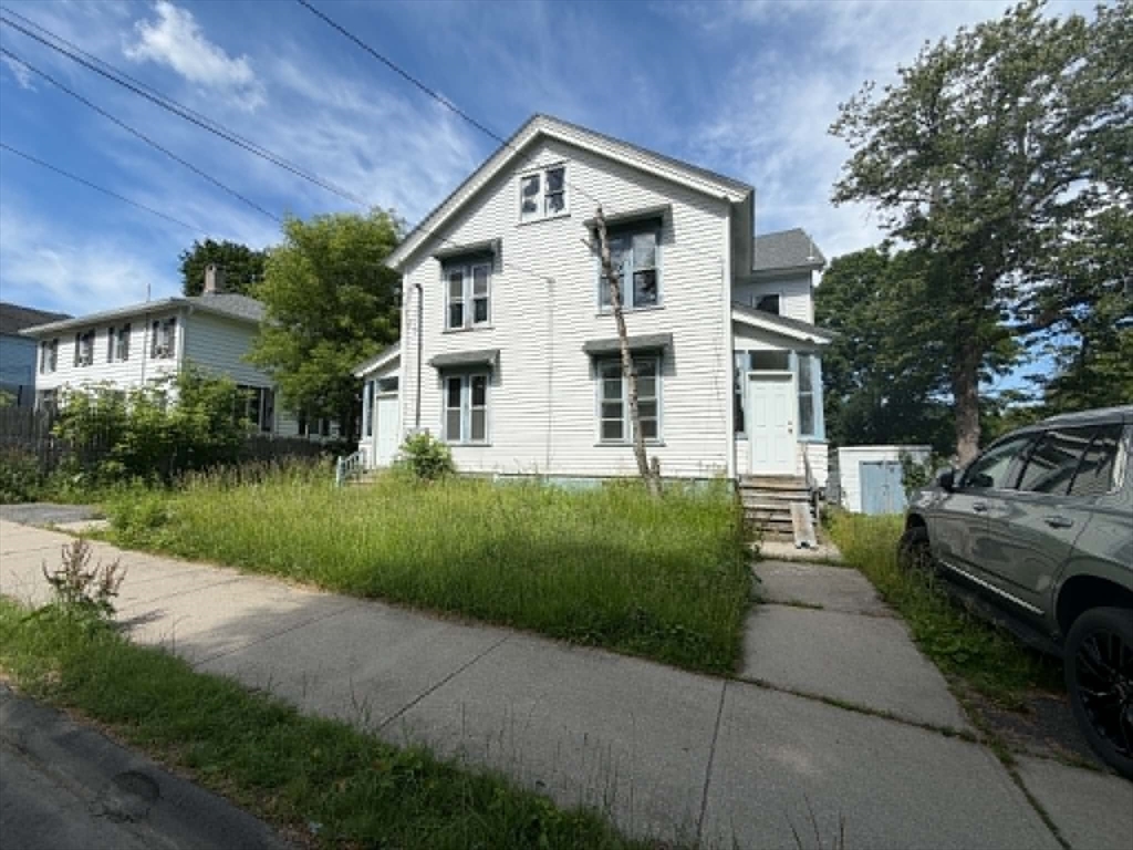 27 Daniels Ave, Pittsfield, Massachusetts, 7 Bedrooms Bedrooms, 13 Rooms Rooms,2.5 BathroomsBathrooms,Residential Income,For Sale,Daniels Ave,73538546
