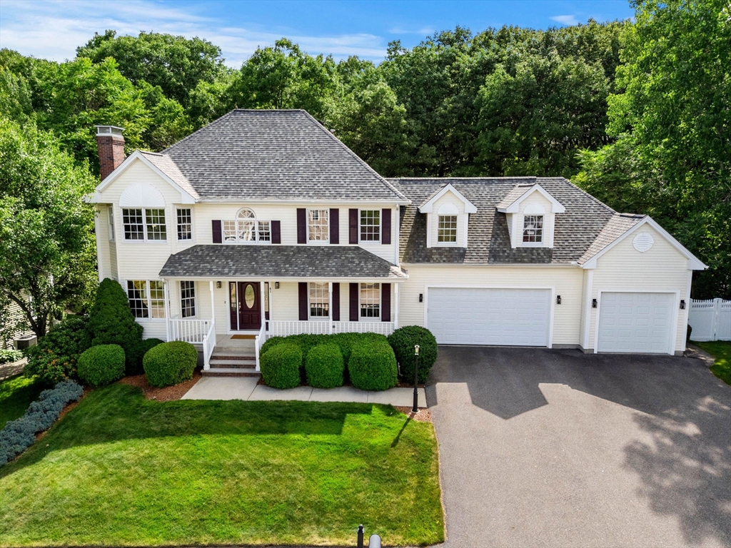 41 Fairway Drive, Woburn, Massachusetts, 3 Bedrooms Bedrooms, 8 Rooms Rooms,2.5 BathroomsBathrooms,Residential,For Sale,Fairway Drive,73538432