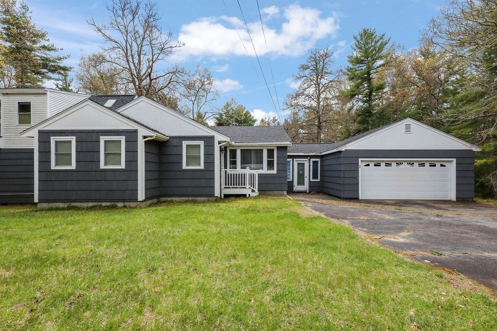 94 Fearing Hill Rd, Wareham, Massachusetts, 2 Bedrooms Bedrooms, 6 Rooms Rooms,1 BathroomBathrooms,Residential,For Sale,Fearing Hill Rd,73523483