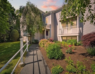 44 Evergreen Rd, Northampton, Massachusetts, 2 Bedrooms Bedrooms, 4 Rooms Rooms,1.5 BathroomsBathrooms,Residential,For Sale,Evergreen Rd,73538449