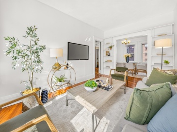 551 Brookline Ave, Brookline, Massachusetts, 3 Bedrooms Bedrooms, 6 Rooms Rooms,1 BathroomBathrooms,Residential,For Sale,Brookline Ave,73538468 551 Brookline Ave, Brookline, Massachusetts, 3 Bedrooms Bedrooms, 6 Rooms Rooms,1 BathroomBathrooms,Residential,For Sale,Brookline Ave,73538468