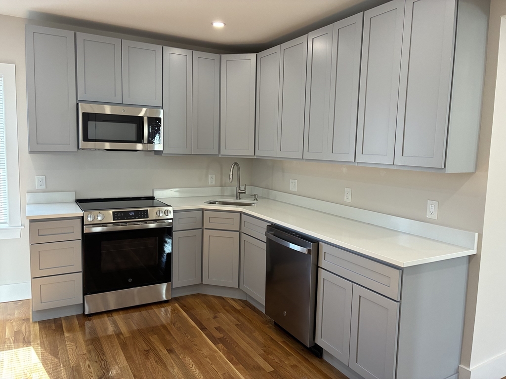 80 Sudan St, Boston, Massachusetts, 3 Bedrooms Bedrooms, 6 Rooms Rooms,1.5 BathroomsBathrooms,Residential Lease,For Rent,Sudan St,73538492