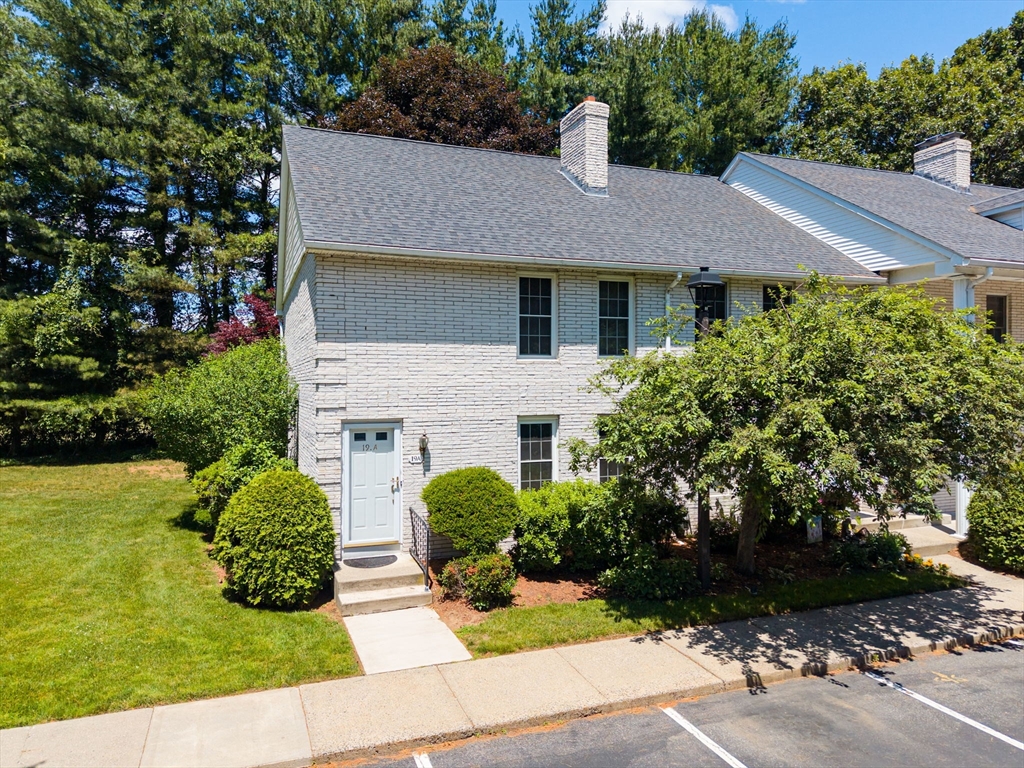 19 Mansion Woods Drive, Agawam, Massachusetts, 2 Bedrooms Bedrooms, 4 Rooms Rooms,1.5 BathroomsBathrooms,Residential,For Sale,Mansion Woods Drive,73538507