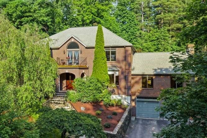 55 Meriam Street, Lexington, Massachusetts, 5 Bedrooms Bedrooms, 9 Rooms Rooms,3.5 BathroomsBathrooms,Residential,For Sale,Meriam Street,73538512