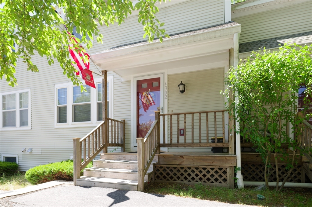 4302 Halcyon Dr, Worcester, Massachusetts, 2 Bedrooms Bedrooms, 5 Rooms Rooms,1.5 BathroomsBathrooms,Residential,For Sale,Halcyon Dr,73538523