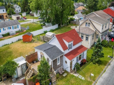 7 Wayne St, Fairhaven, Massachusetts, 3 Bedrooms Bedrooms, 6 Rooms Rooms,1 BathroomBathrooms,Residential,For Sale,Wayne St,73538570 7 Wayne St, Fairhaven, Massachusetts, 3 Bedrooms Bedrooms, 6 Rooms Rooms,1 BathroomBathrooms,Residential,For Sale,Wayne St,73538570