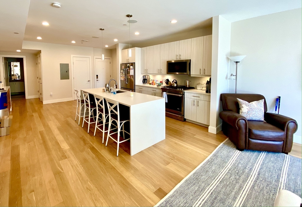 488 Dorchester Ave, Boston, Massachusetts, 2 Bedrooms Bedrooms, 4 Rooms Rooms,2 BathroomsBathrooms,Residential Lease,For Rent,Dorchester Ave,73531938