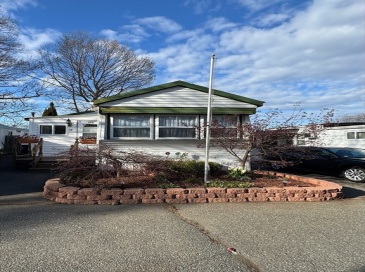 261 Newbury, Peabody, Massachusetts, 2 Bedrooms Bedrooms, 5 Rooms Rooms,1 BathroomBathrooms,Residential,For Sale,Newbury,73483517 261 Newbury, Peabody, Massachusetts, 2 Bedrooms Bedrooms, 5 Rooms Rooms,1 BathroomBathrooms,Residential,For Sale,Newbury,73483517