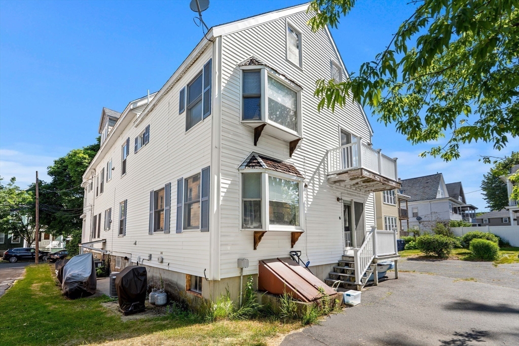 11 Gardner, Salem, Massachusetts, 2 Bedrooms Bedrooms, 4 Rooms Rooms,1 BathroomBathrooms,Residential,For Sale,Gardner,73525685