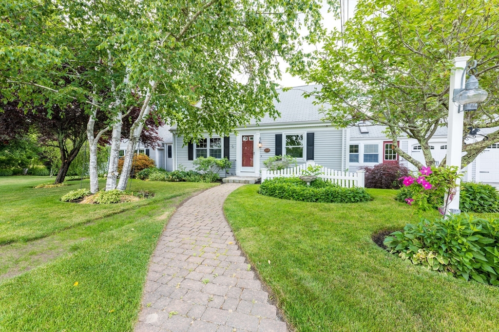 1324 Main Street, Acushnet, Massachusetts, 3 Bedrooms Bedrooms, 8 Rooms Rooms,3 BathroomsBathrooms,Residential,For Sale,Main Street,73537566