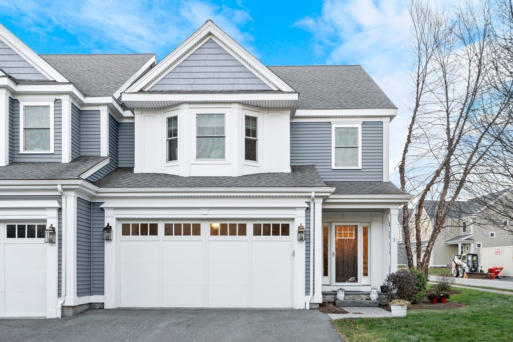 1 Green Ln, Framingham, Massachusetts, 2 Bedrooms Bedrooms, 5 Rooms Rooms,2.5 BathroomsBathrooms,Residential,For Sale,Green Ln,73538788