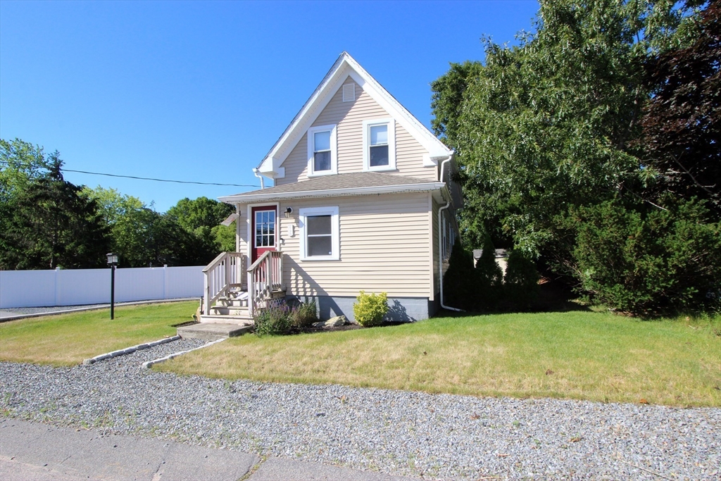 2795 Cranberry Hwy, Wareham, Massachusetts, 3 Bedrooms Bedrooms, 8 Rooms Rooms,1 BathroomBathrooms,Residential,For Sale,Cranberry Hwy,73538622