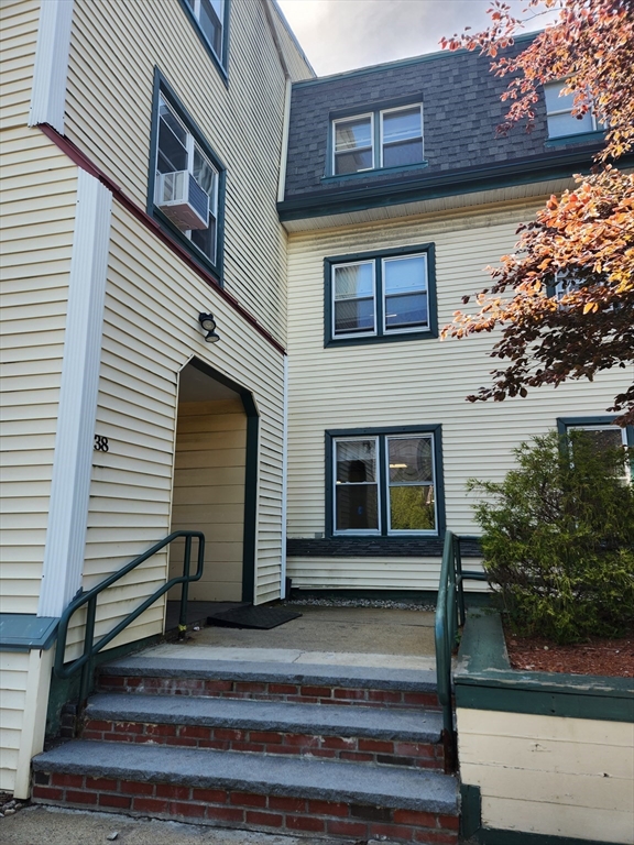 38 Carter, Everett, Massachusetts, 1 Bedroom Bedrooms, 3 Rooms Rooms,1 BathroomBathrooms,Residential Lease,For Rent,Carter,73538851
