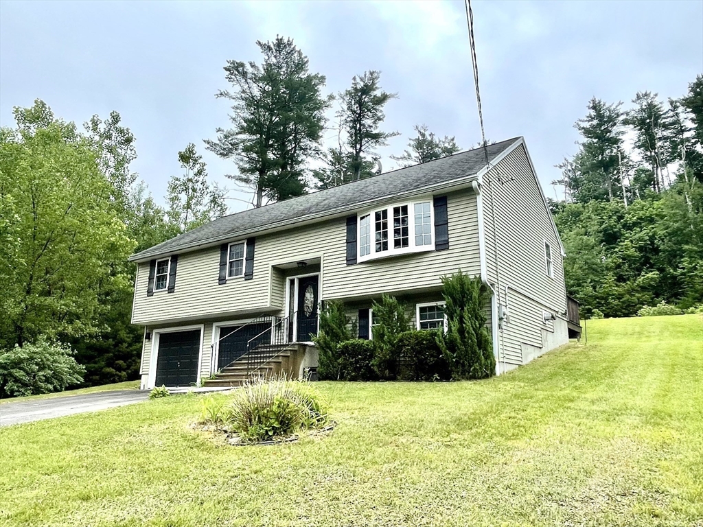 24 Clairmont St, Gardner, Massachusetts, 4 Bedrooms Bedrooms, 6 Rooms Rooms,2 BathroomsBathrooms,Residential,For Sale,Clairmont St,73538641