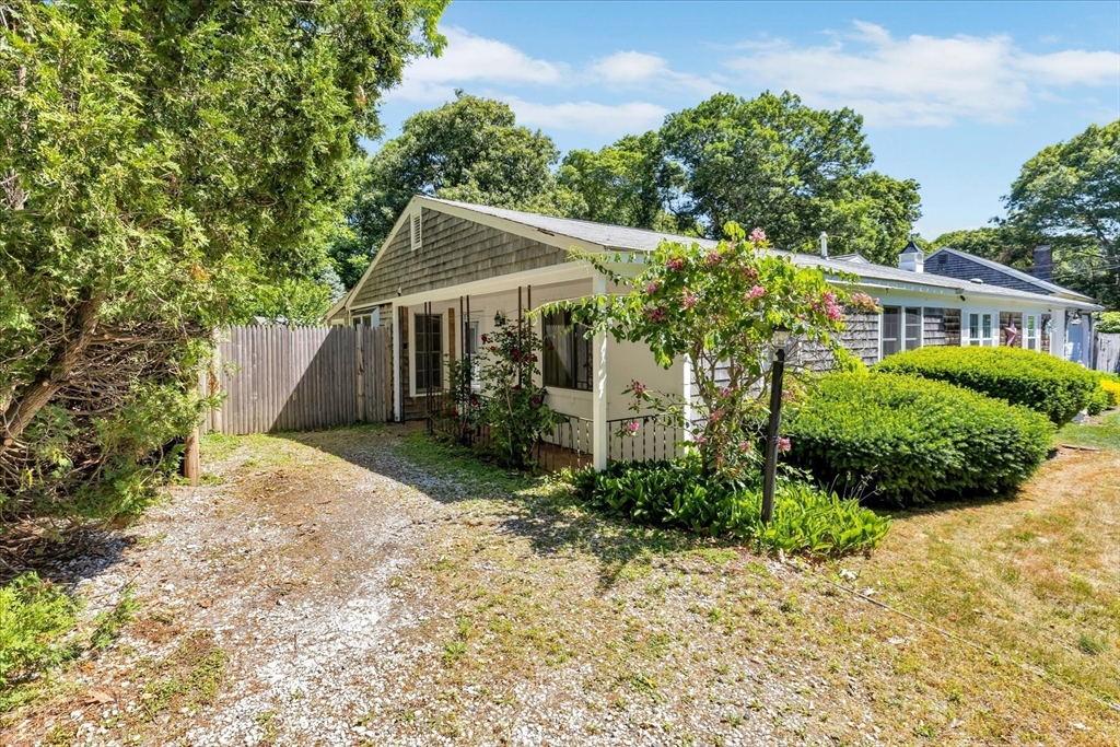 10 Margaret Joseph Rd, Yarmouth, Massachusetts, 2 Bedrooms Bedrooms, 5 Rooms Rooms,1 BathroomBathrooms,Residential,For Sale,Margaret Joseph Rd,73538661