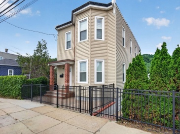 41 Boardman St, Boston, Massachusetts, 2 Bedrooms Bedrooms, 4 Rooms Rooms,1 BathroomBathrooms,Residential Lease,For Rent,Boardman St,73538673 41 Boardman St, Boston, Massachusetts, 2 Bedrooms Bedrooms, 4 Rooms Rooms,1 BathroomBathrooms,Residential Lease,For Rent,Boardman St,73538673
