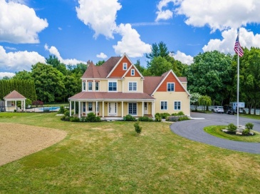 545 Hazel St, Uxbridge, Massachusetts, 4 Bedrooms Bedrooms, 10 Rooms Rooms,2.5 BathroomsBathrooms,Residential,For Sale,Hazel St,73538681