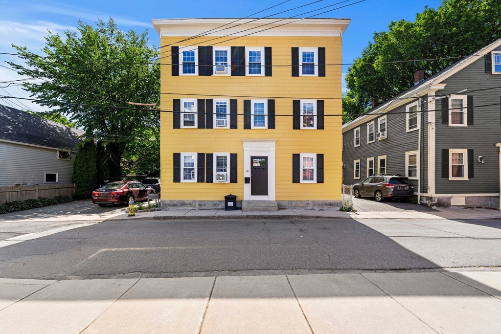10 Daniels St., Salem, Massachusetts, 3 Bedrooms Bedrooms, 6 Rooms Rooms,1 BathroomBathrooms,Residential,For Sale,Daniels St.,73538465