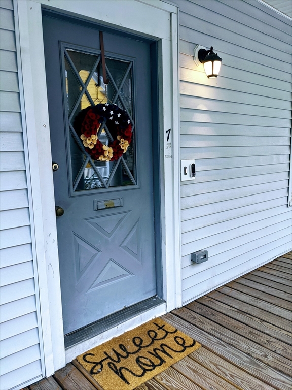 7 Howard Ave, Attleboro, Massachusetts, 6 Bedrooms Bedrooms, 10 Rooms Rooms,3 BathroomsBathrooms,Residential Income,For Sale,Howard Ave,73538720