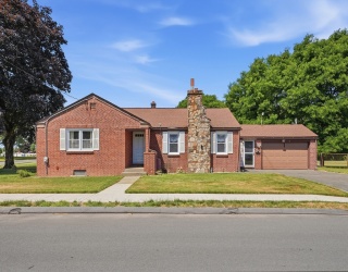 92 Laconia St, Ludlow, Massachusetts, 3 Bedrooms Bedrooms, 5 Rooms Rooms,1.5 BathroomsBathrooms,Residential,For Sale,Laconia St,73538730