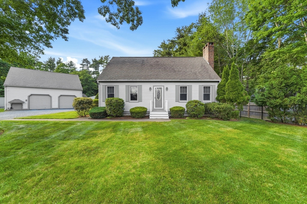 536 Plymouth St, Middleboro, Massachusetts, 3 Bedrooms Bedrooms, 8 Rooms Rooms,2 BathroomsBathrooms,Residential,For Sale,Plymouth St,73537380