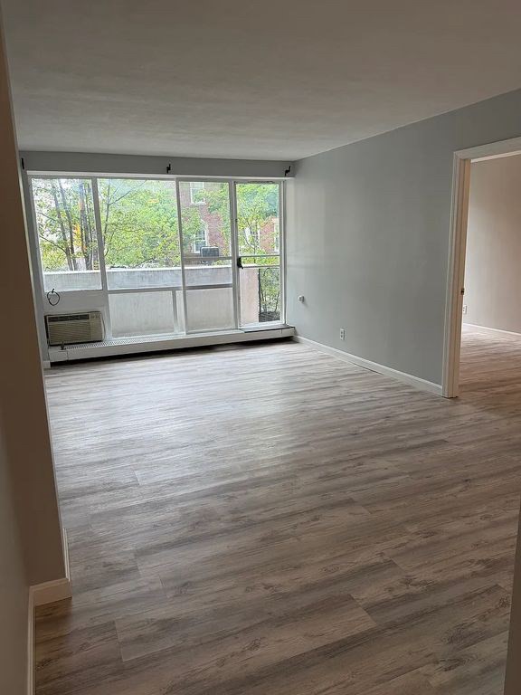 29 Concord Ave, Cambridge, Massachusetts, 1 Bedroom Bedrooms, 3 Rooms Rooms,1 BathroomBathrooms,Residential Lease,For Rent,Concord Ave,73538846