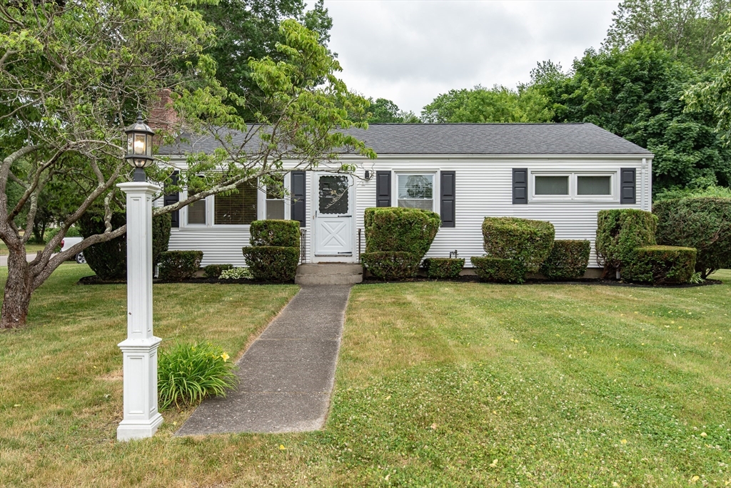 67 Cherry Hill Drive, Seekonk, Massachusetts, 3 Bedrooms Bedrooms, 7 Rooms Rooms,1 BathroomBathrooms,Residential,For Sale,Cherry Hill Drive,73538859