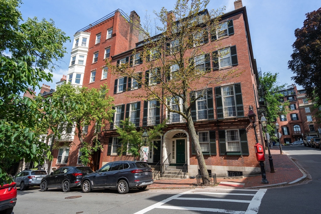 1 Chestnut Street, Boston, Massachusetts, 1 Bedroom Bedrooms, 3 Rooms Rooms,1 BathroomBathrooms,Residential,For Sale,Chestnut Street,73538879